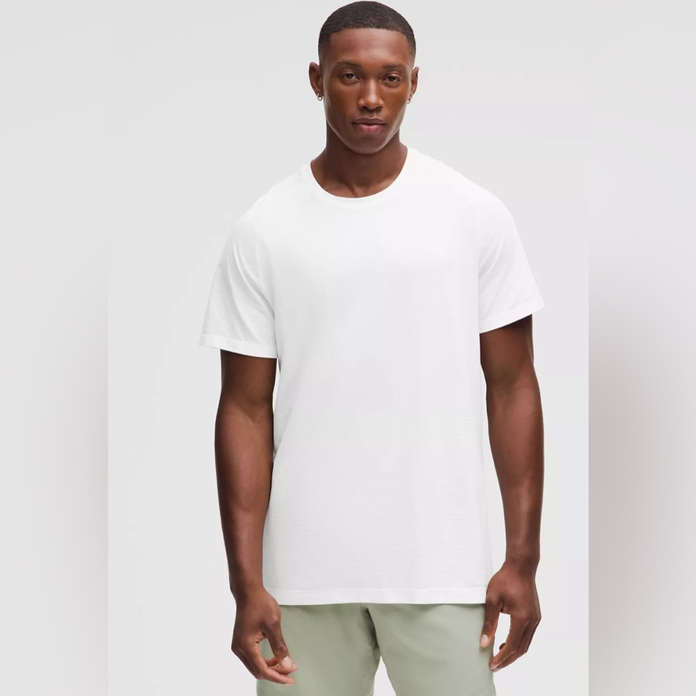 NWOT Lululemon Metal Vent Tech Short Sleeve Shirt | Size Small | White
